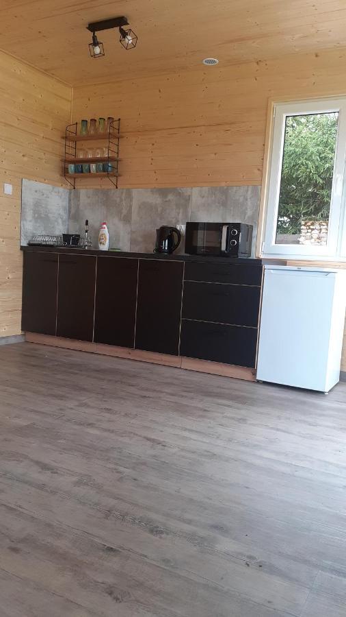 ביסקופייש Domek Wypoczynkowy Nad Jez. Dadaj מראה חיצוני תמונה